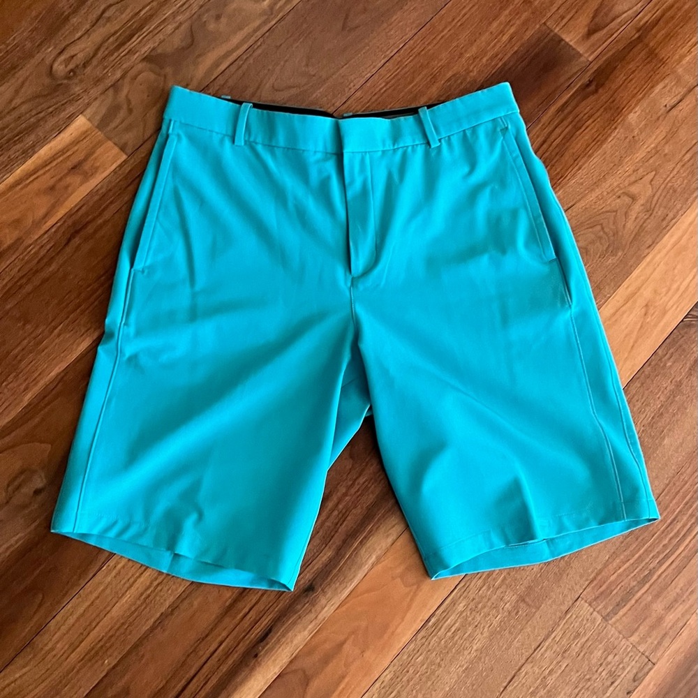 Nike men’s golf shorts size med/32